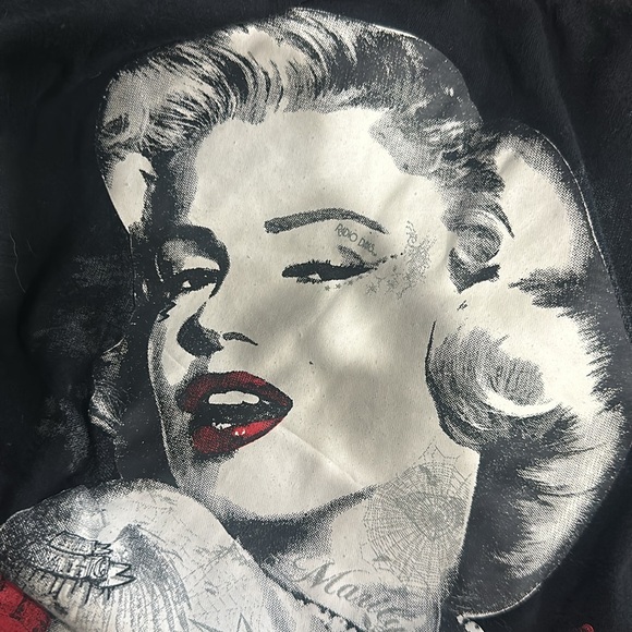 Sleeveless Lace Up Tank - Picture 4 of 4